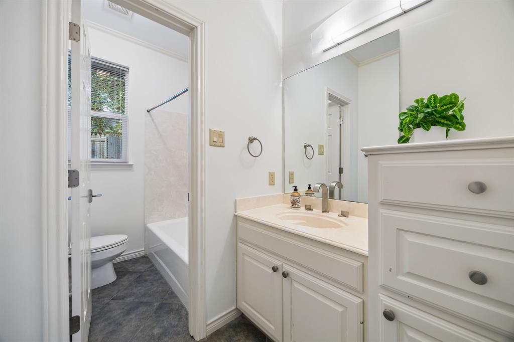 4013 Bobbin Lane, Addison, TX 75001