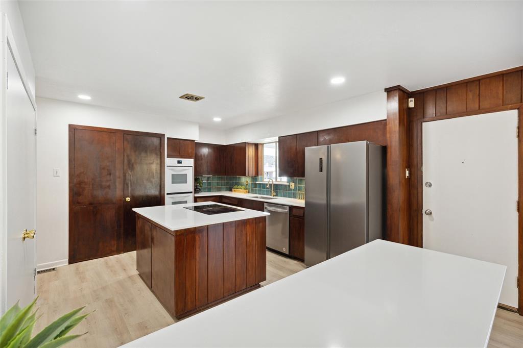 1747 W Red Bird Lane, Dallas, TX 75232