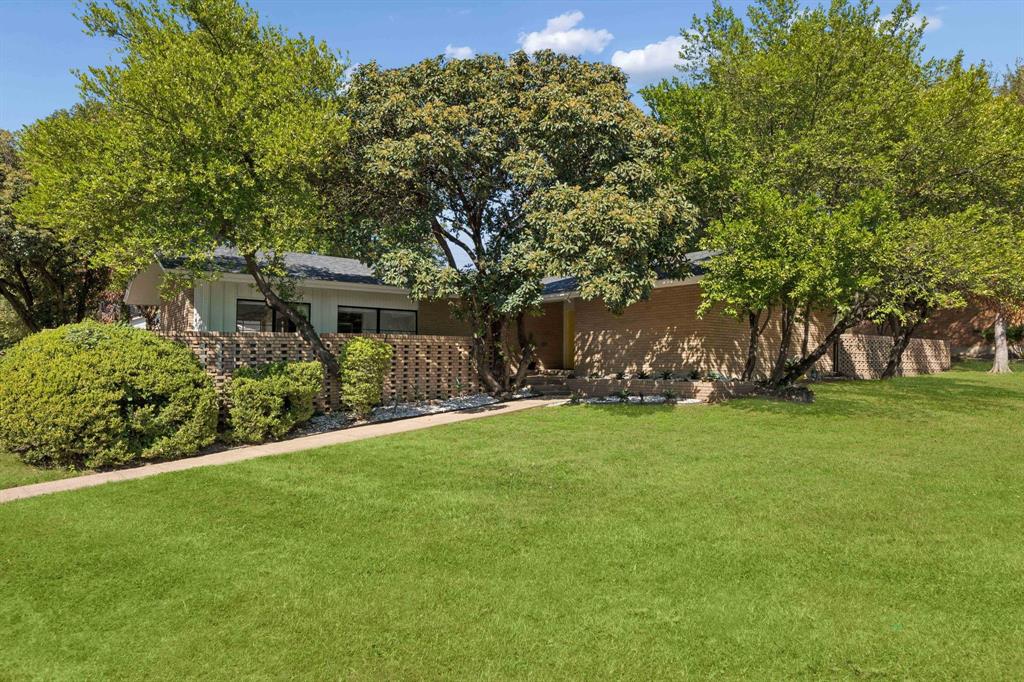 1747 W Red Bird Lane, Dallas, TX 75232 1747 W Red Bird Lane, Dallas, TX 75232