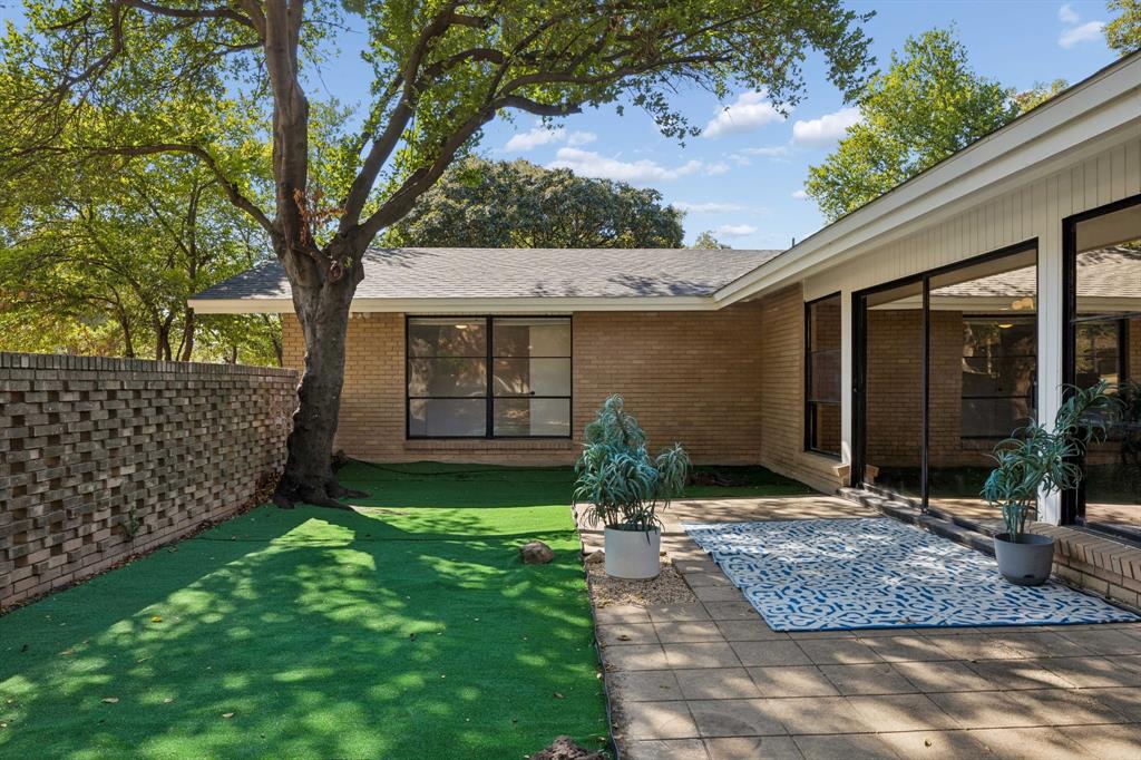 1747 W Red Bird Lane, Dallas, TX 75232