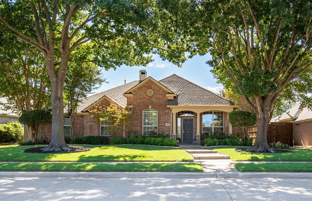 Beautiful one and half story home located in Smith Estates of Frisco.