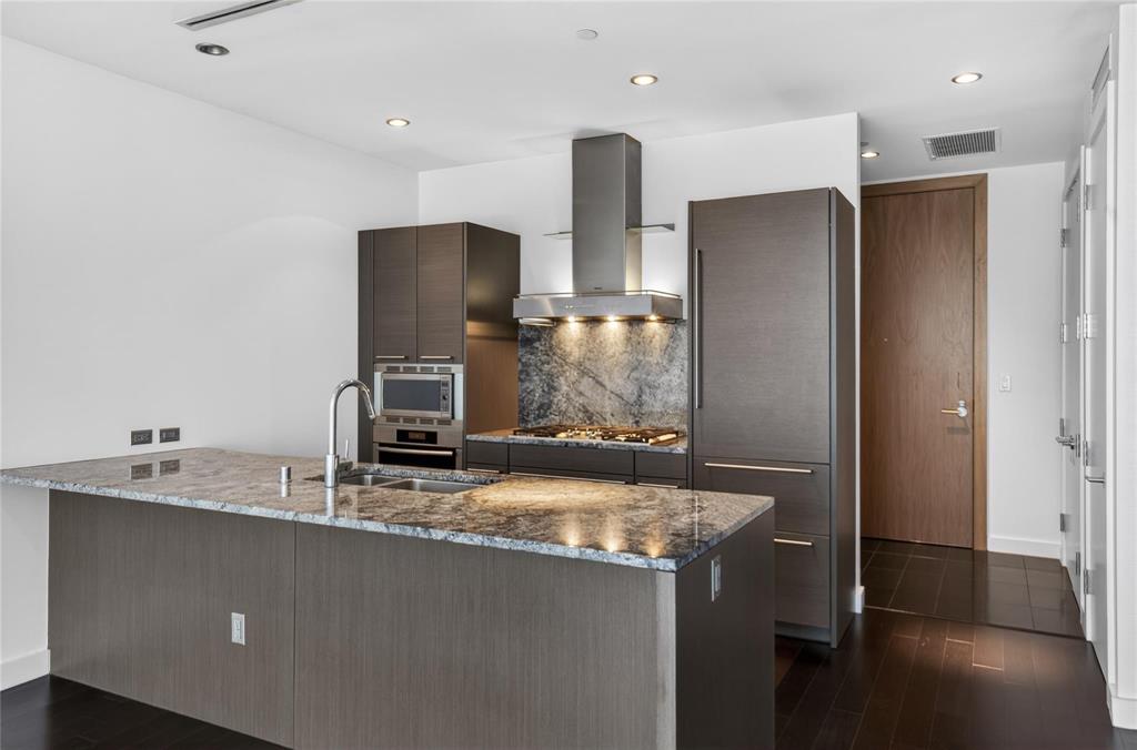 2900 Mckinnon Street, #403, Dallas, TX 75201