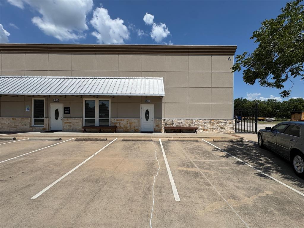 This suite is located at the end of building. This suite is located at the end of building.