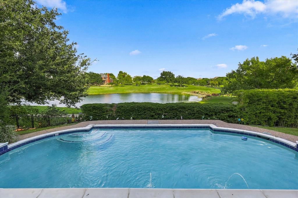Tranquil pool & beautiful water views Tranquil pool & beautiful water views