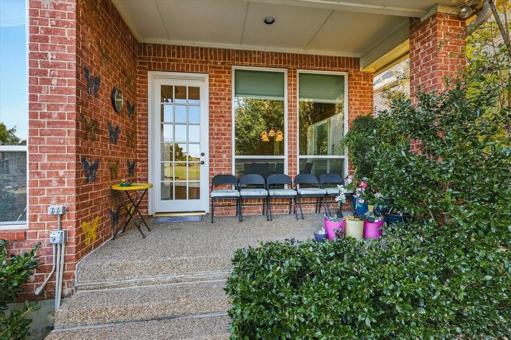 2122 Clearspring Drive N, Irving, TX 75063