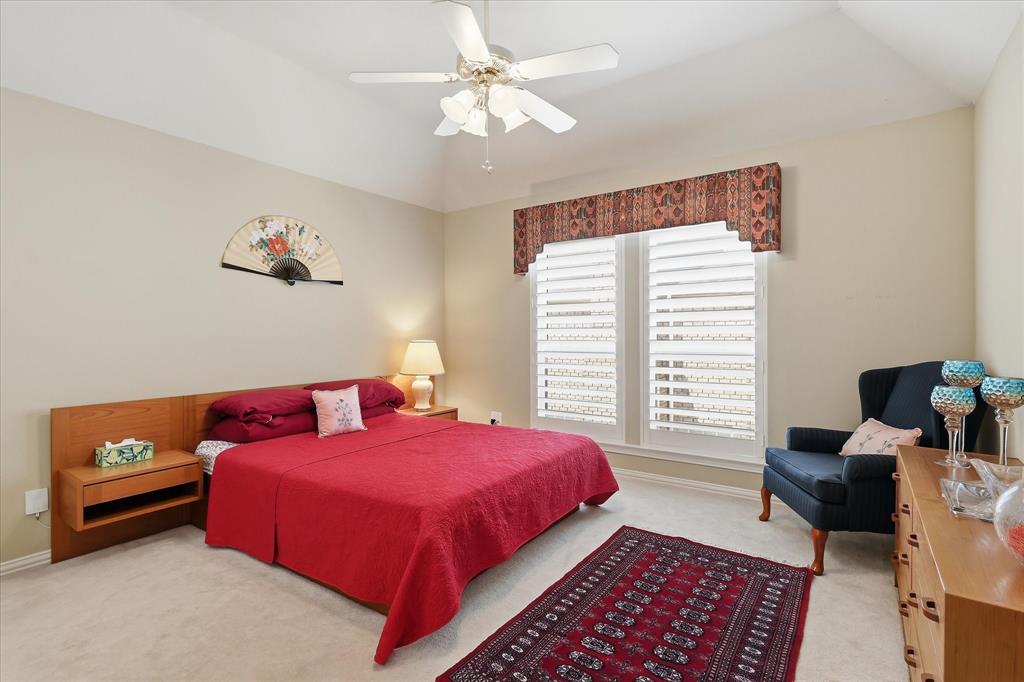2122 Clearspring Drive N, Irving, TX 75063