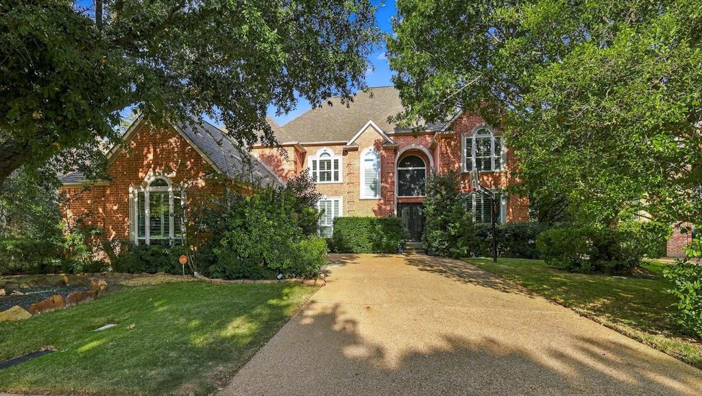 Welcome home to 2122 Clearspring Dr N Welcome home to 2122 Clearspring Dr N