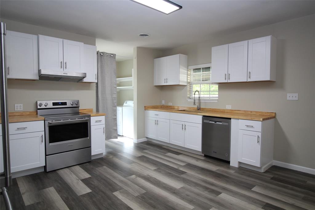 231 N 5th Avenue, Munday, TX 76371