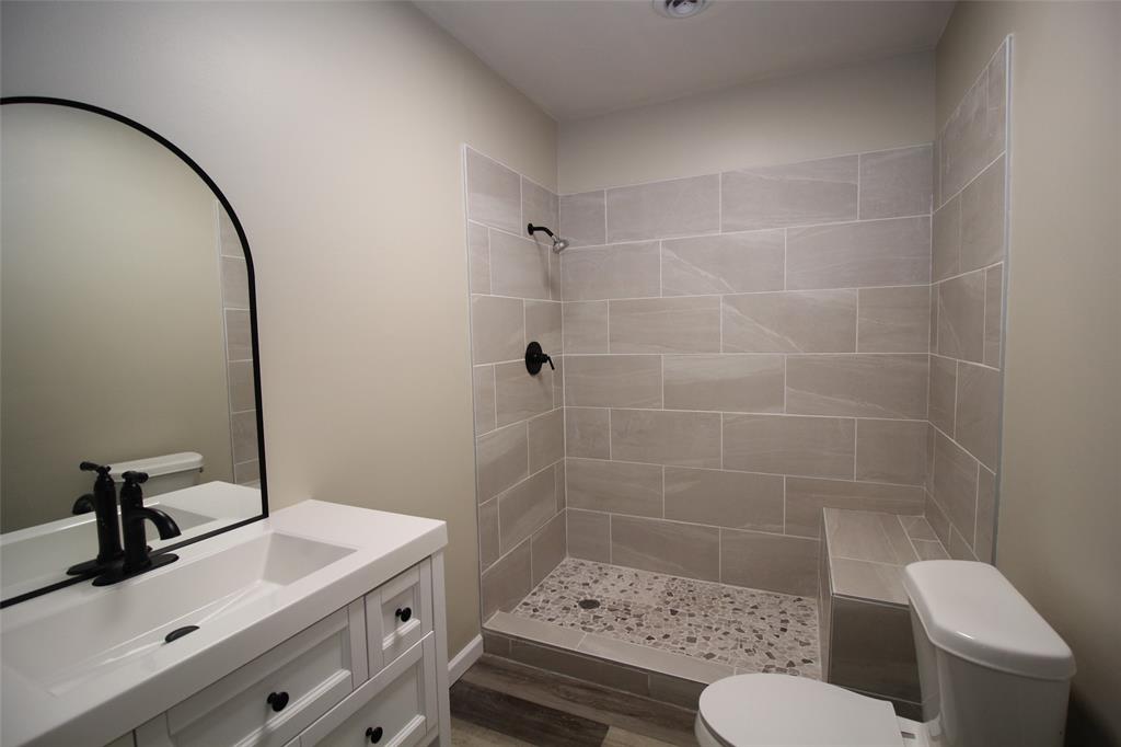 231 N 5th Avenue, Munday, TX 76371