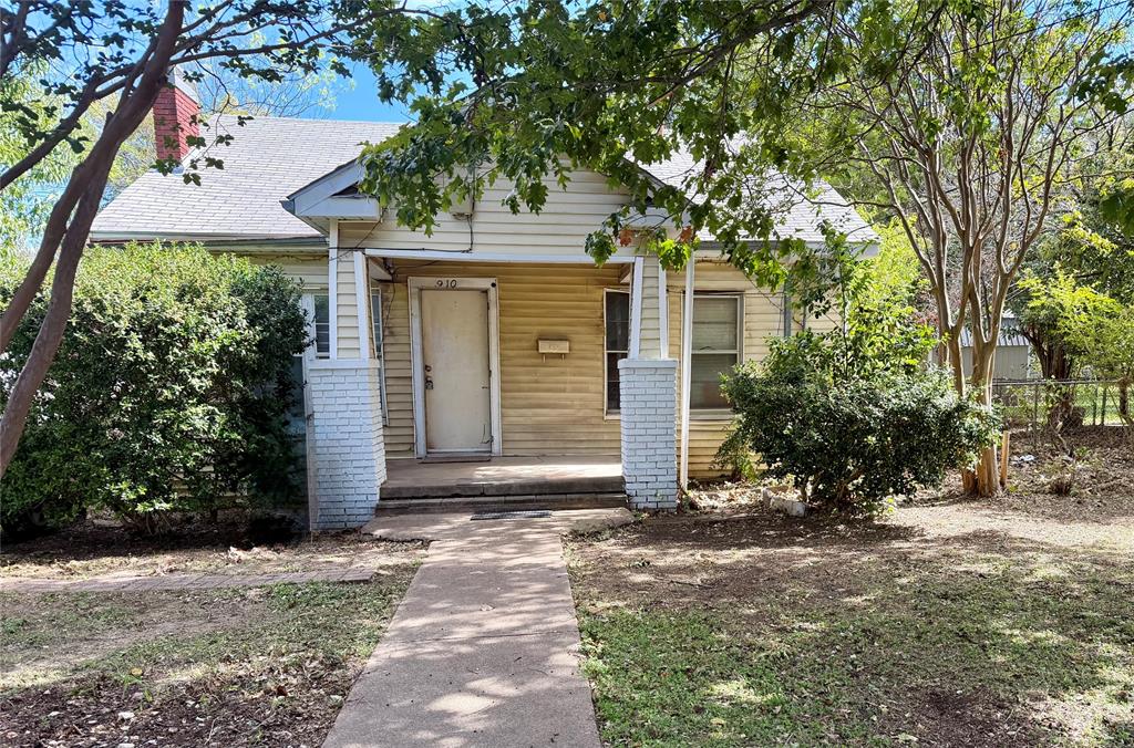 910 S Gilpin Avenue, Cockrell Hill, TX 75211