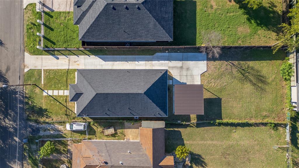 703 N Dwight Avenue, Dallas, TX 75211