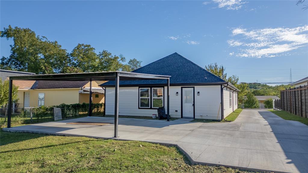 703 N Dwight Avenue, Dallas, TX 75211