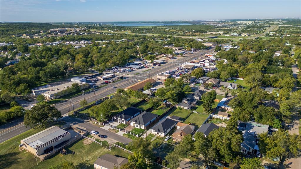 703 N Dwight Avenue, Dallas, TX 75211