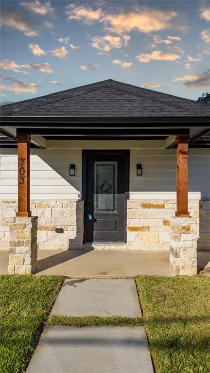703 N Dwight Avenue, Dallas, TX 75211