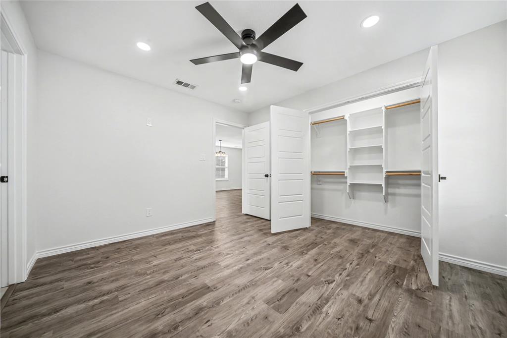 703 N Dwight Avenue, Dallas, TX 75211