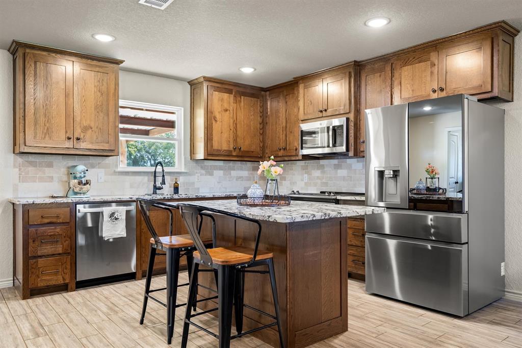 2019 Brown Loop, Poolville, TX 76487