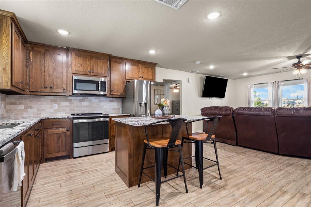 2019 Brown Loop, Poolville, TX 76487