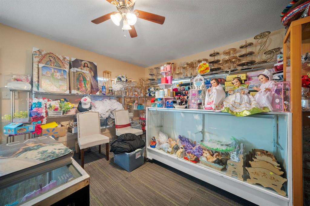 1738 W Avenue, Corsicana, TX 75110