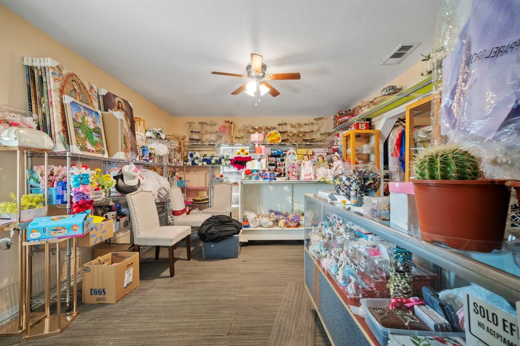 1738 W Avenue, Corsicana, TX 75110