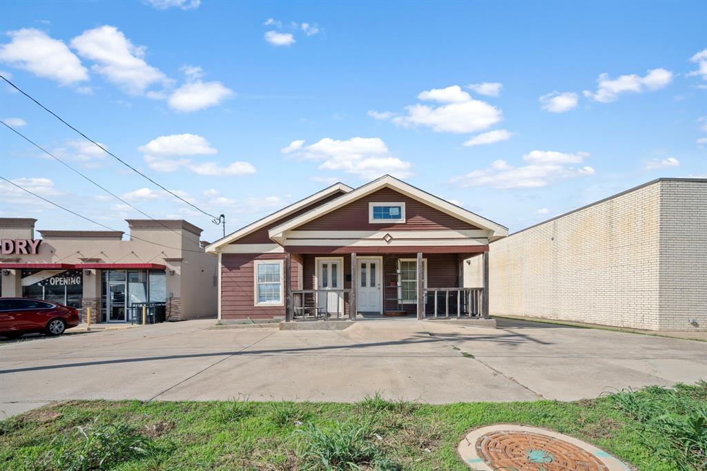 1738 W Avenue, Corsicana, TX 75110