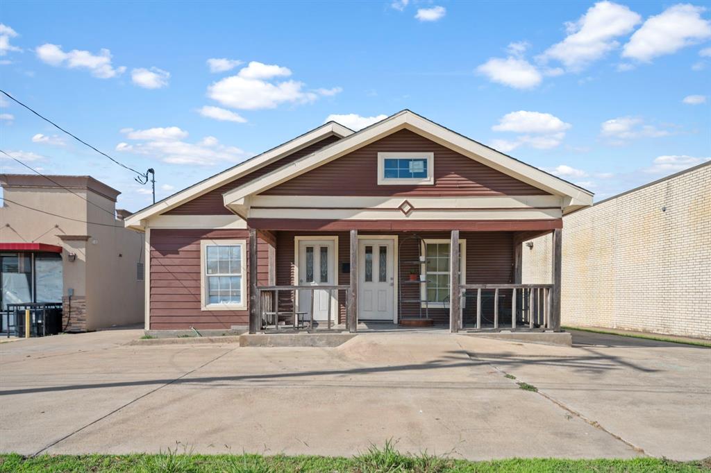 1738 W Avenue, Corsicana, TX 75110