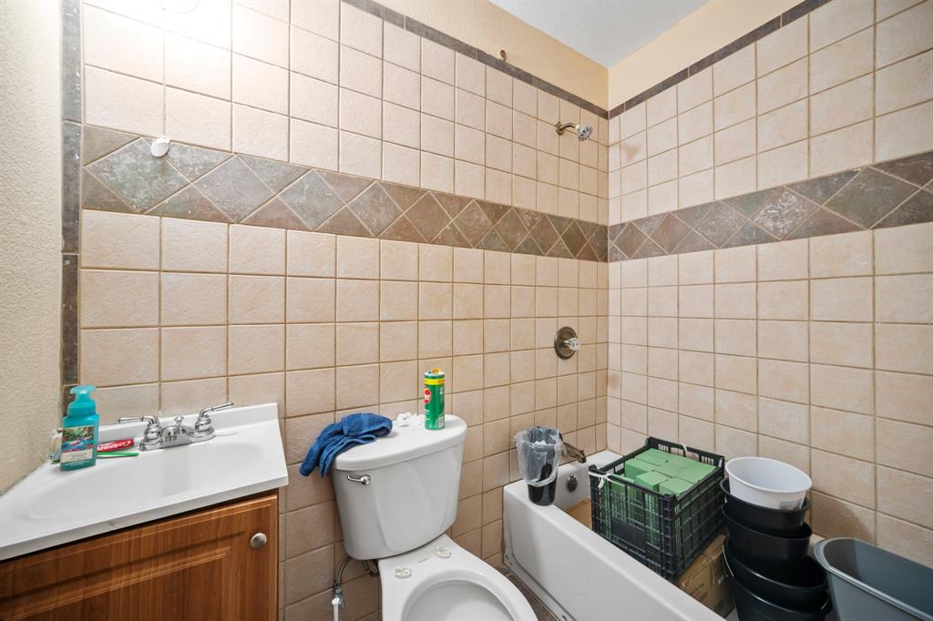 1738 W Avenue, Corsicana, TX 75110