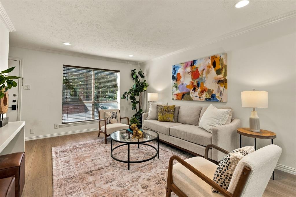 4525 Gilbert Avenue, #208, Dallas, TX 75219