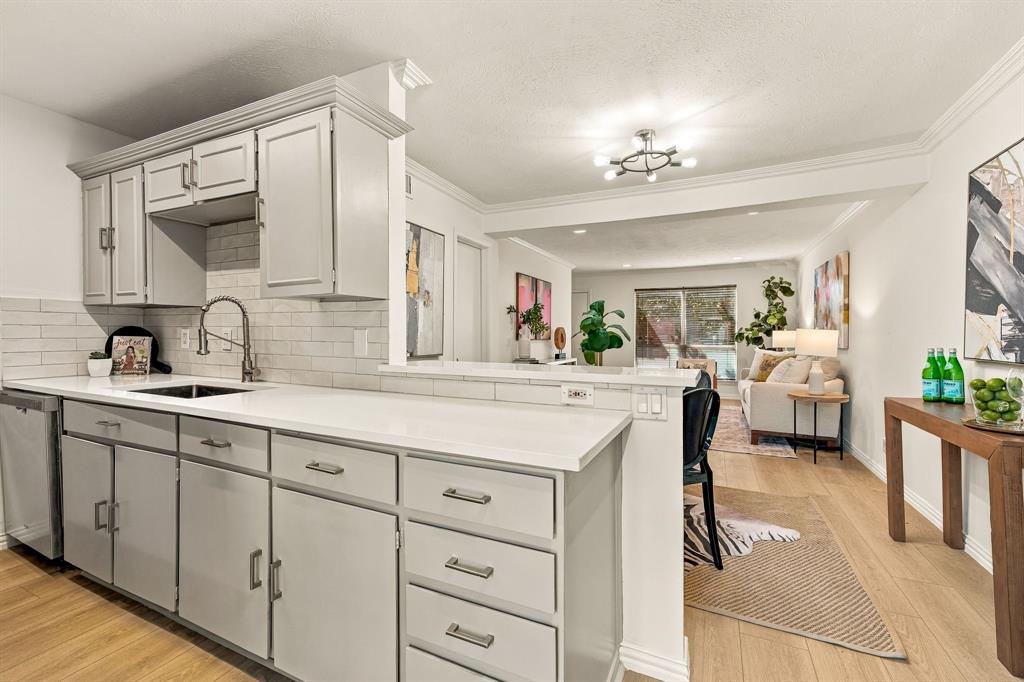 4525 Gilbert Avenue, #208, Dallas, TX 75219