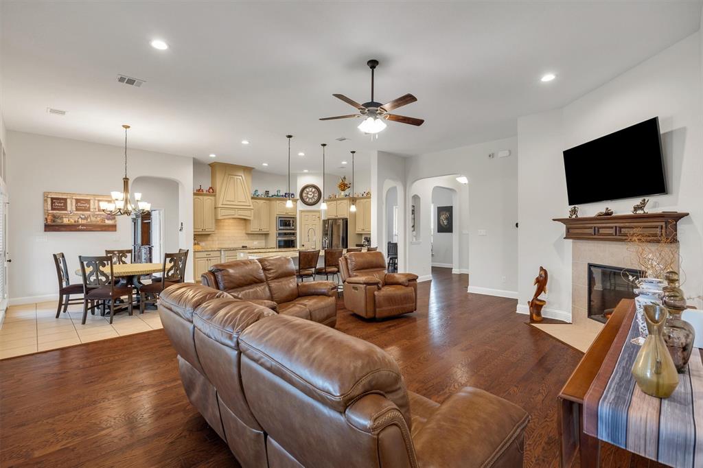 640 Cross Creek Drive, Waxahachie, TX 75167