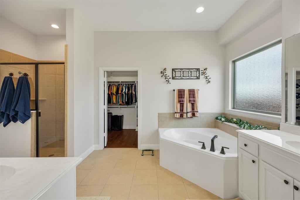 640 Cross Creek Drive, Waxahachie, TX 75167