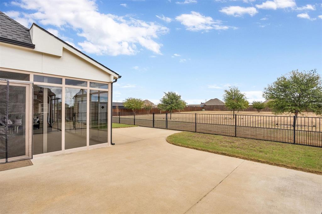 640 Cross Creek Drive, Waxahachie, TX 75167