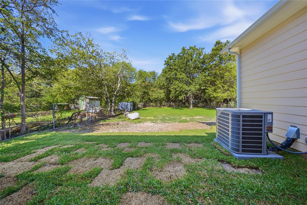 Spacious Backyard!