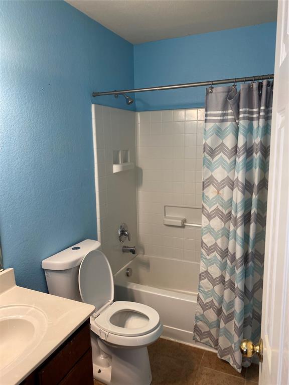 6628 Leaning Oaks Street, Dallas, TX 75241