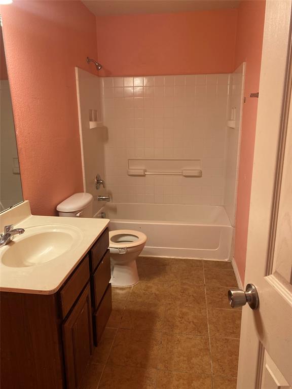 6628 Leaning Oaks Street, Dallas, TX 75241