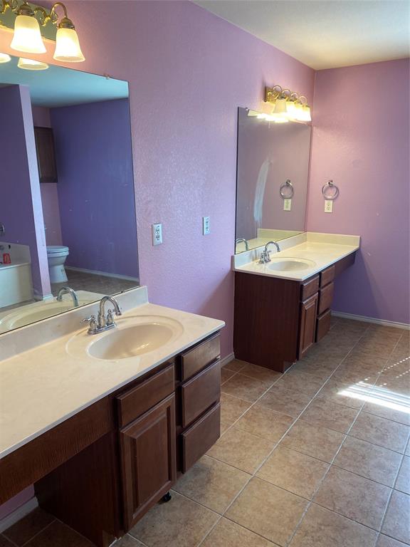 6628 Leaning Oaks Street, Dallas, TX 75241