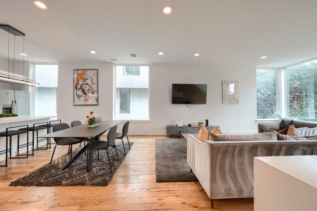 320 Mathey Court, Dallas, TX 75208