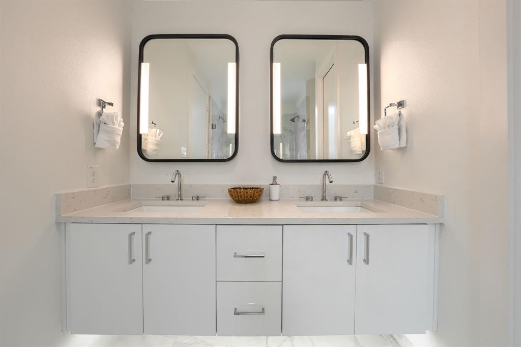 320 Mathey Court, Dallas, TX 75208