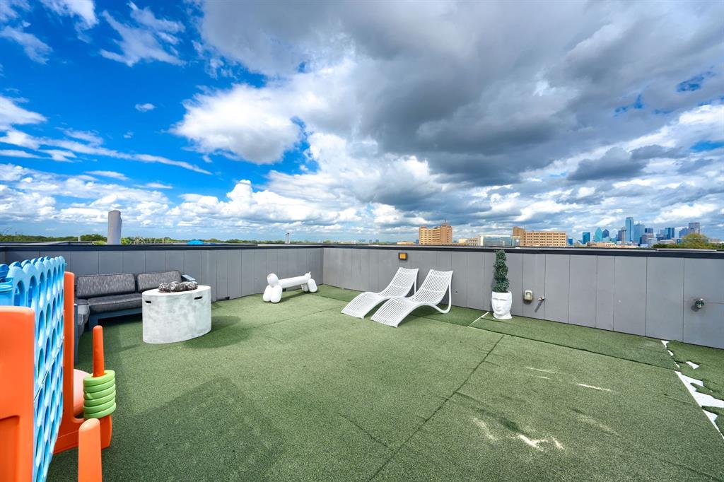 320 Mathey Court, Dallas, TX 75208