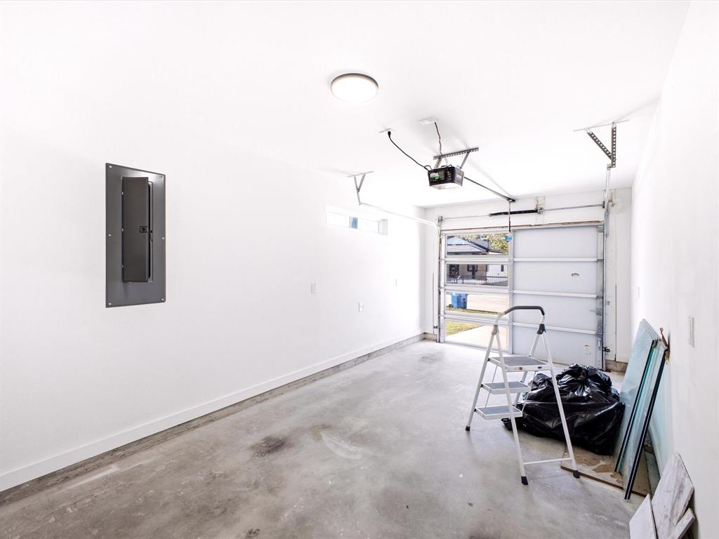 2404 Anderson Street, Dallas, TX 75215