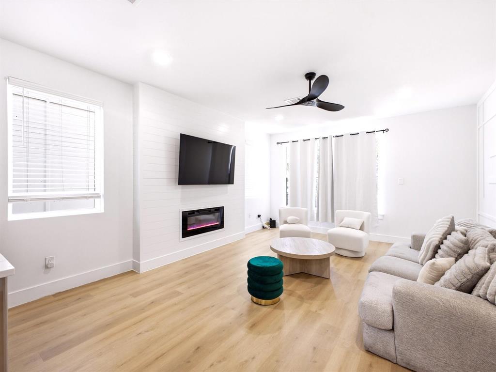2404 Anderson Street, Dallas, TX 75215 2404 Anderson Street, Dallas, TX 75215