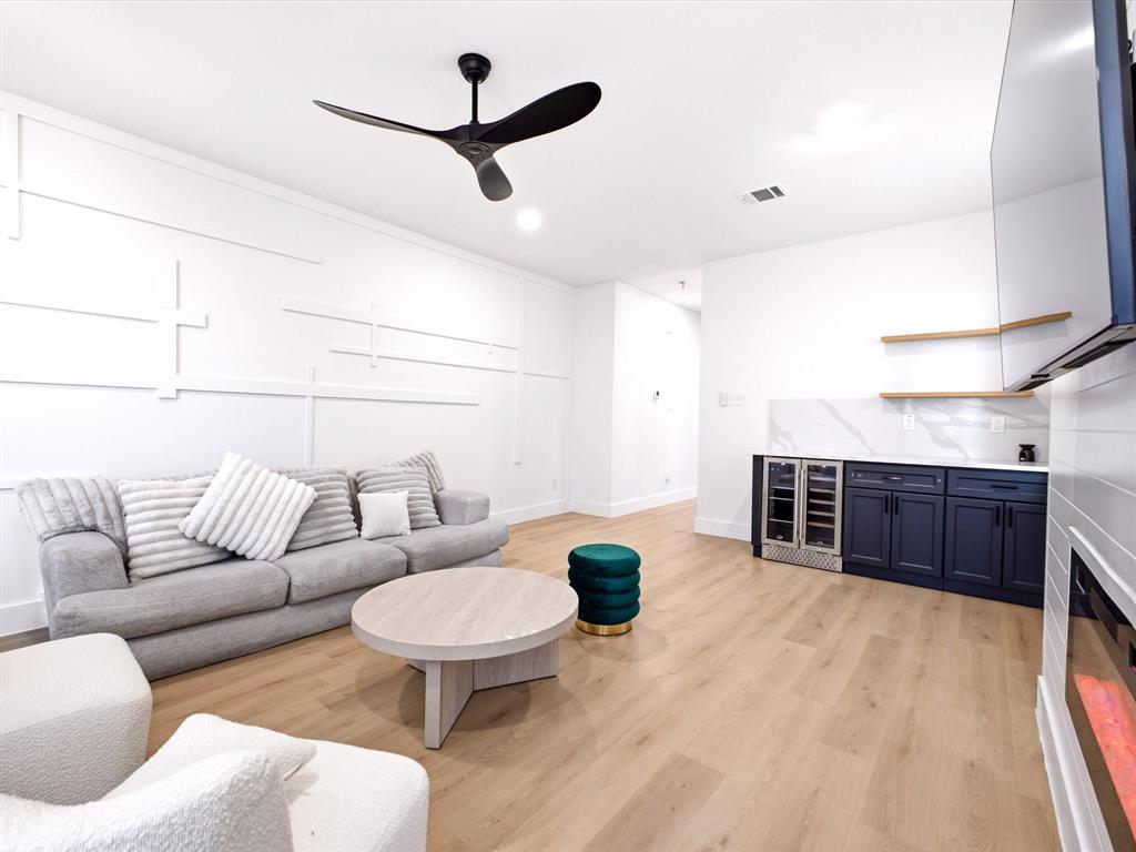 2404 Anderson Street, Dallas, TX 75215 2404 Anderson Street, Dallas, TX 75215