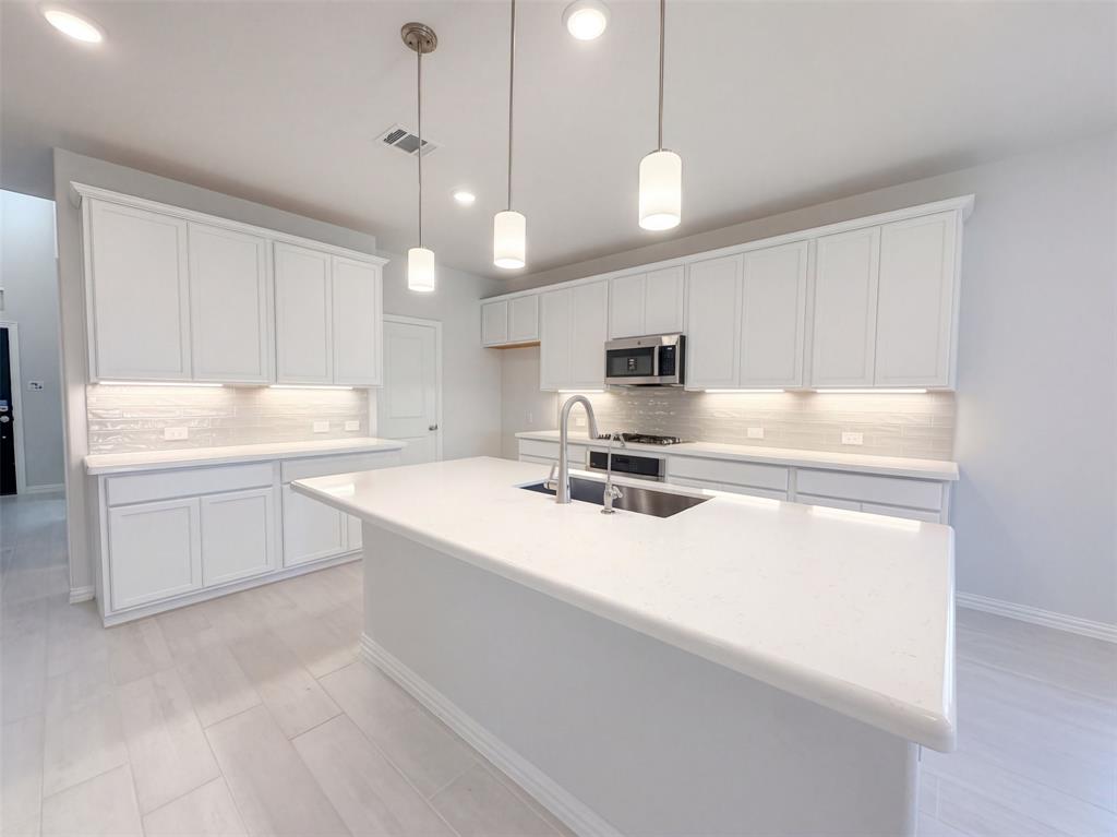 3704 Bluestem Boulevard, Denton, TX 76226