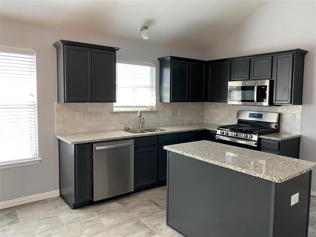 110 Creekview Drive, Wylie, TX 75098
