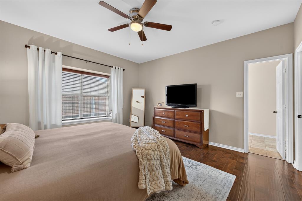 2039 Camelot Drive, Lewisville, TX 75067