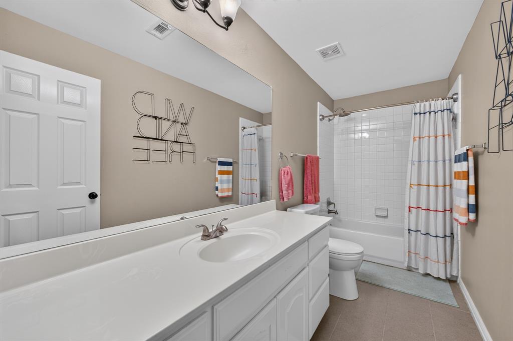 2039 Camelot Drive, Lewisville, TX 75067