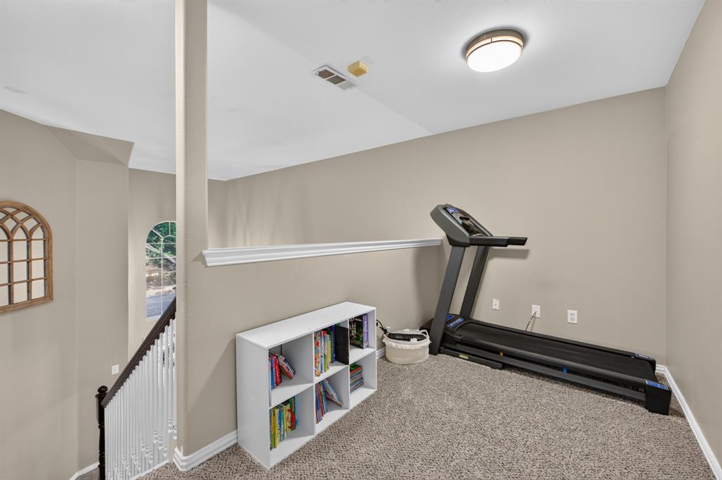2039 Camelot Drive, Lewisville, TX 75067