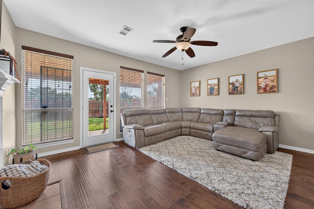 2039 Camelot Drive, Lewisville, TX 75067