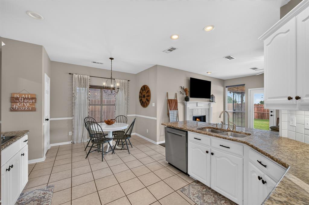 2039 Camelot Drive, Lewisville, TX 75067