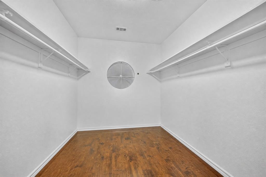 2039 Camelot Drive, Lewisville, TX 75067