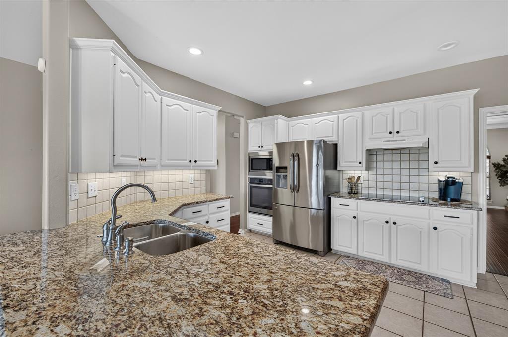 2039 Camelot Drive, Lewisville, TX 75067